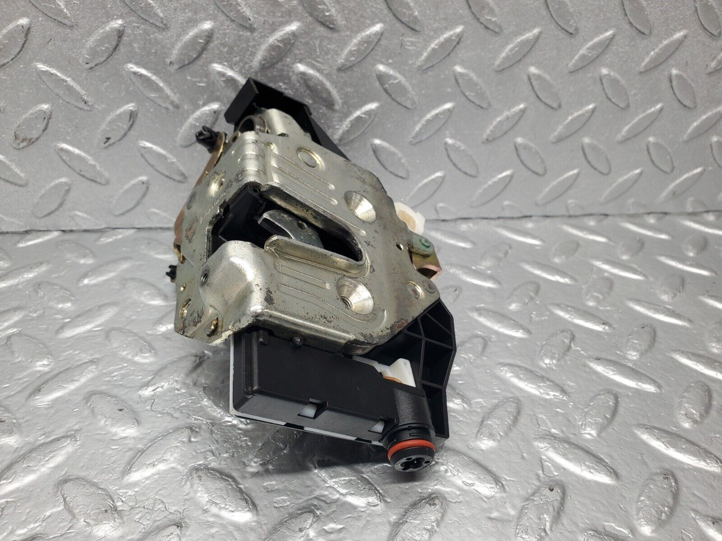 46749 Mercedes-Benz R129 320SL Coupe Right Door Lock Mechanism