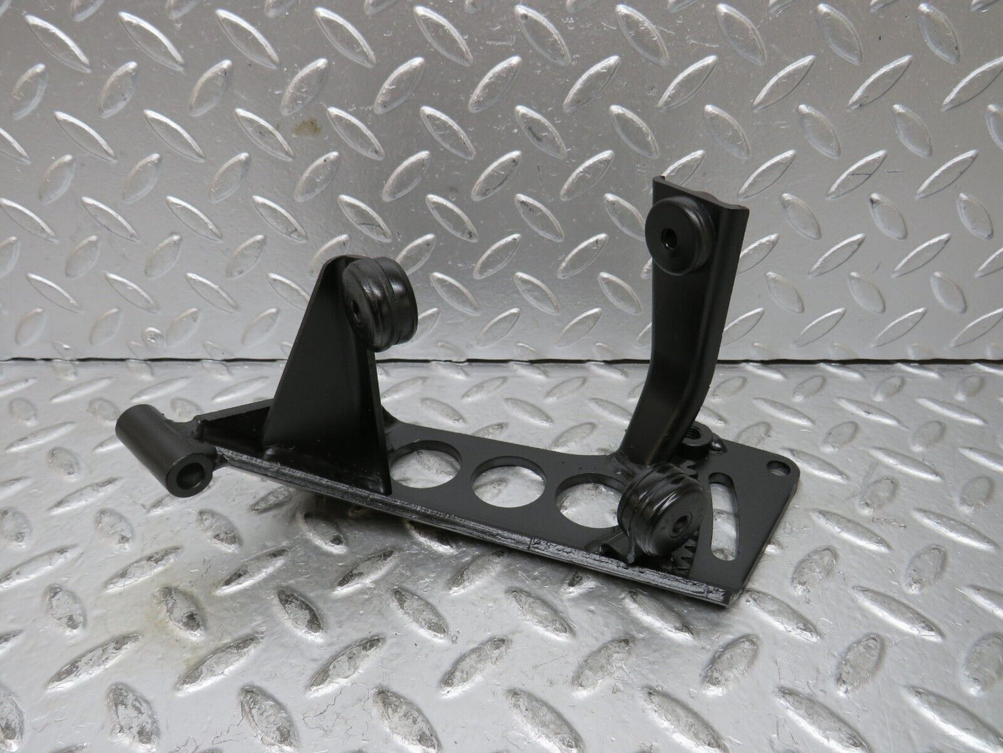 27440 Mercedes-Benz W123 280E Power Steering Pump Holder Bracket