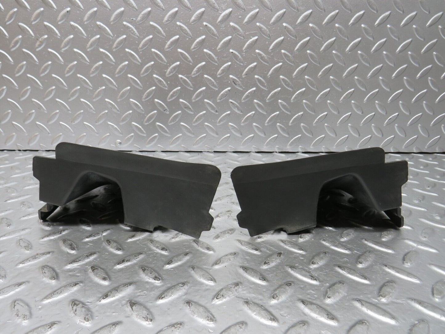 26442 Mercedes-Benz C124 220CE Covering Side Member Pair 1246280907 1246281007