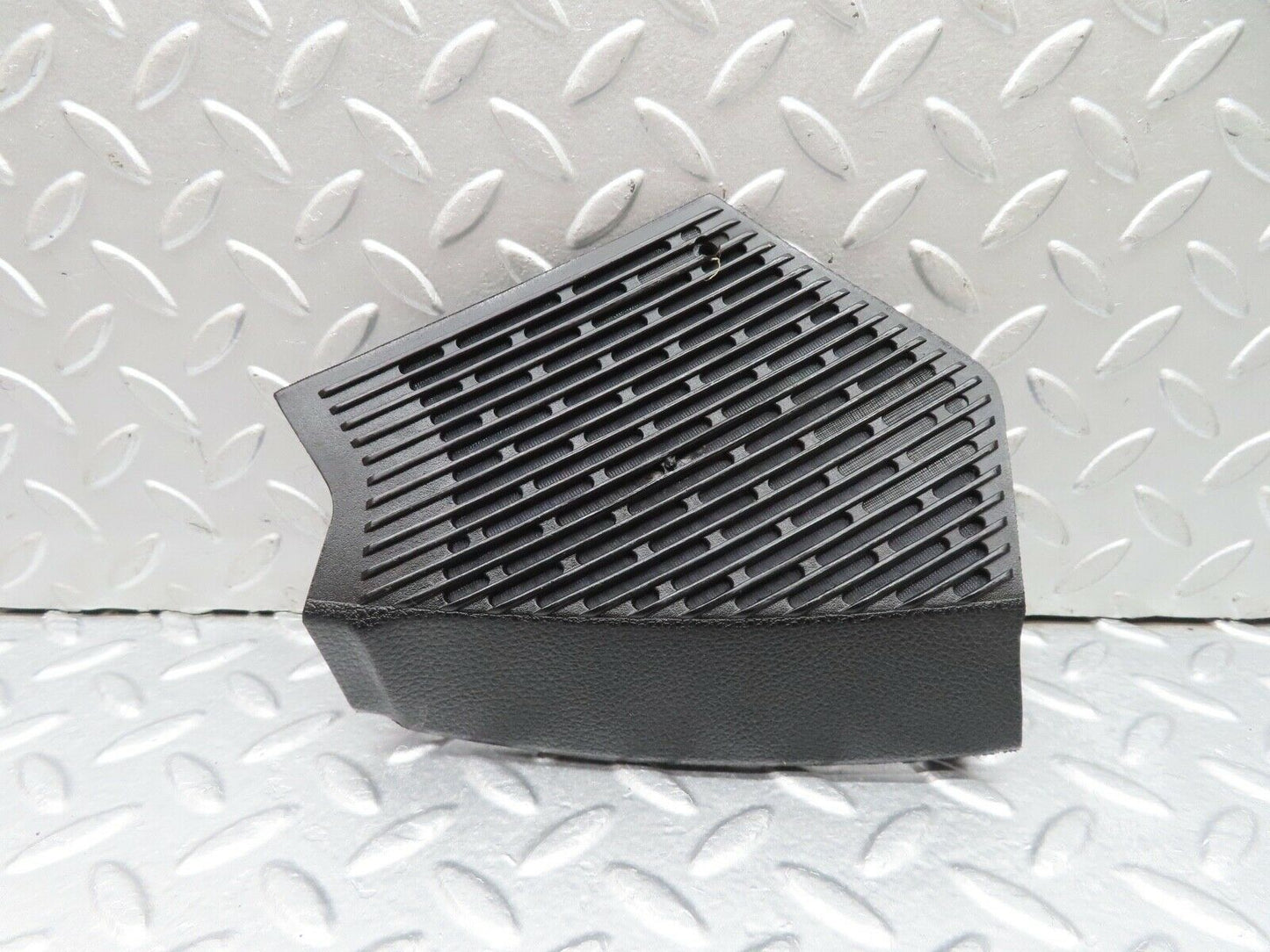 17924 Mercedes-Benz W123 200 Dashboard Speaker Cover Grill Left