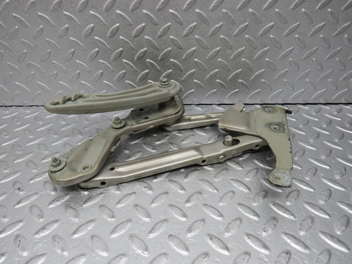 39450 Mercedes-Benz R129 320SL Coupe Bonnet Hinge Right Side 1298800228 1298870274