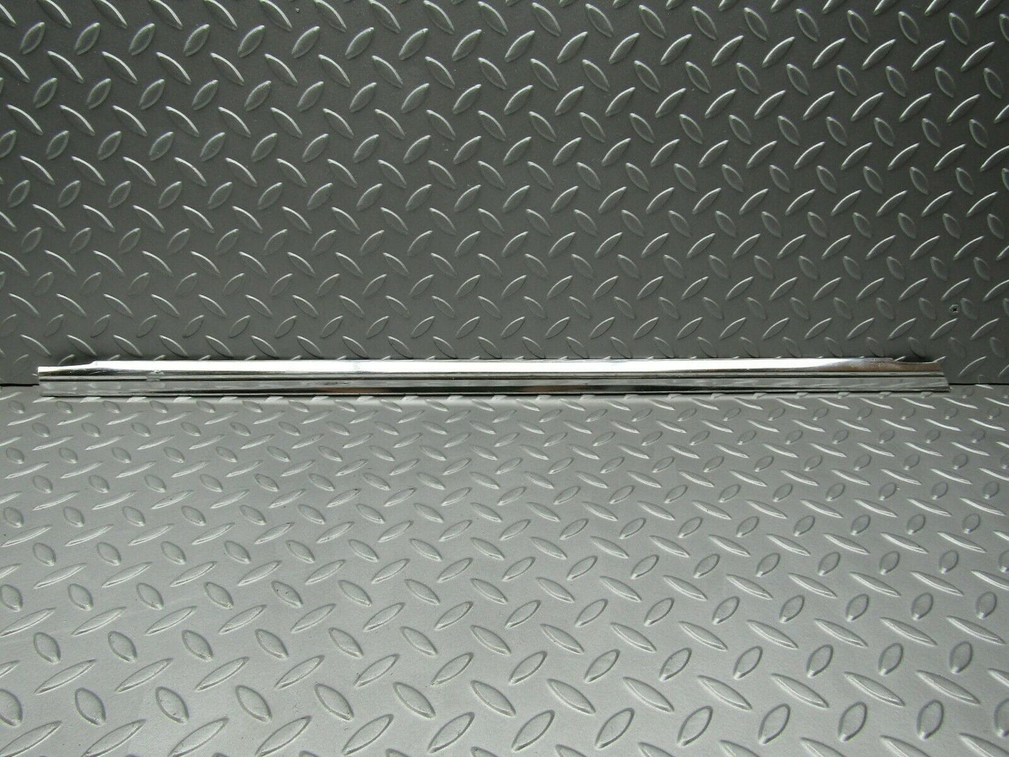 3317 Mercedes-Benz W108 280SE Front Left Door Chrome Moulding Trim