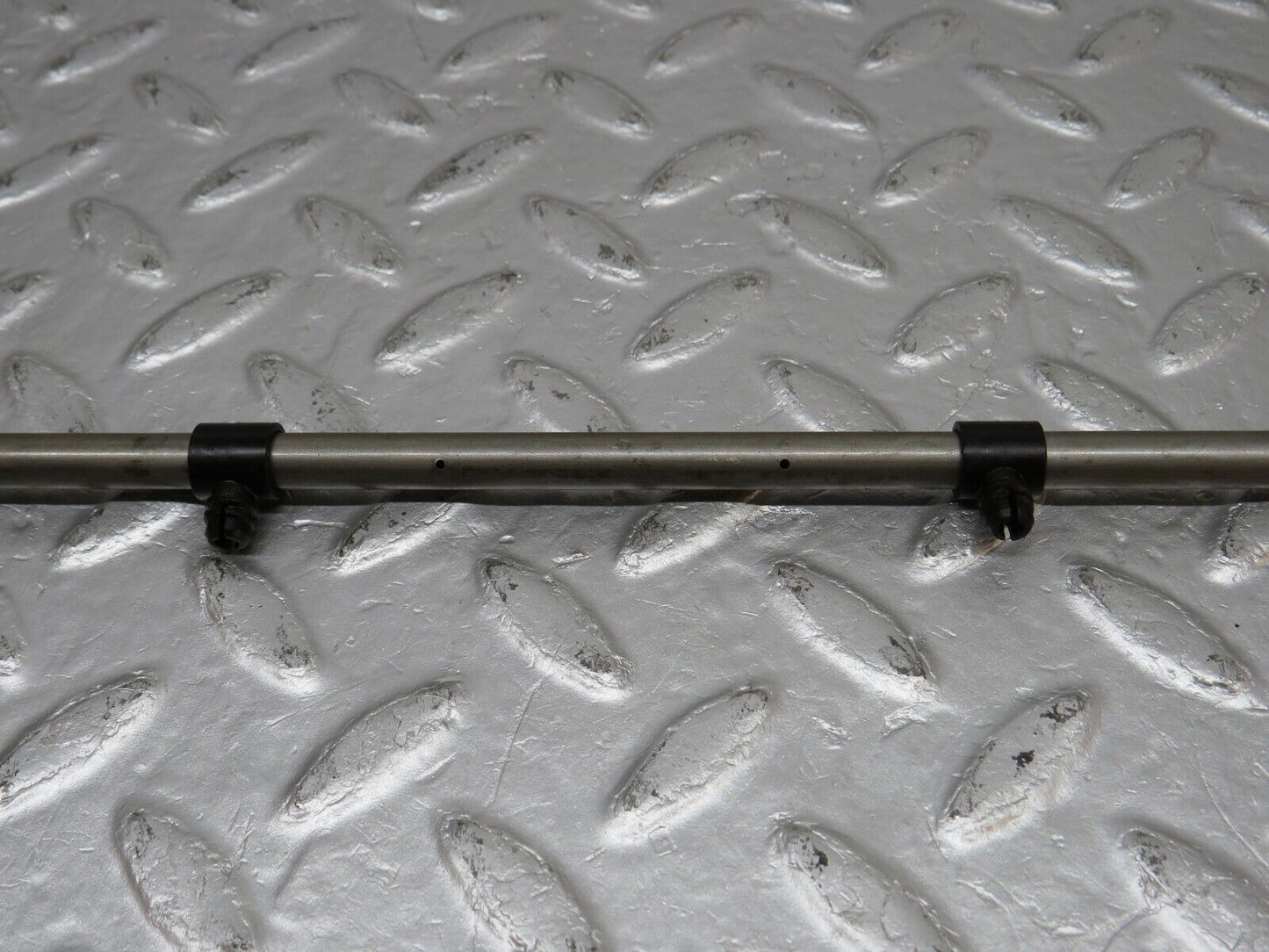 39934 Mercedes-Benz R107 350SL Camshaft Oil Tube