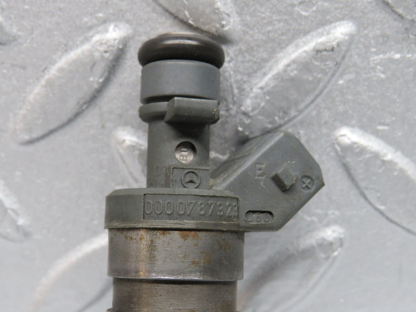 38656 Mercedes-Benz R129 280SL Coupe Fuel Injector Bosch 0000787323 0280155209