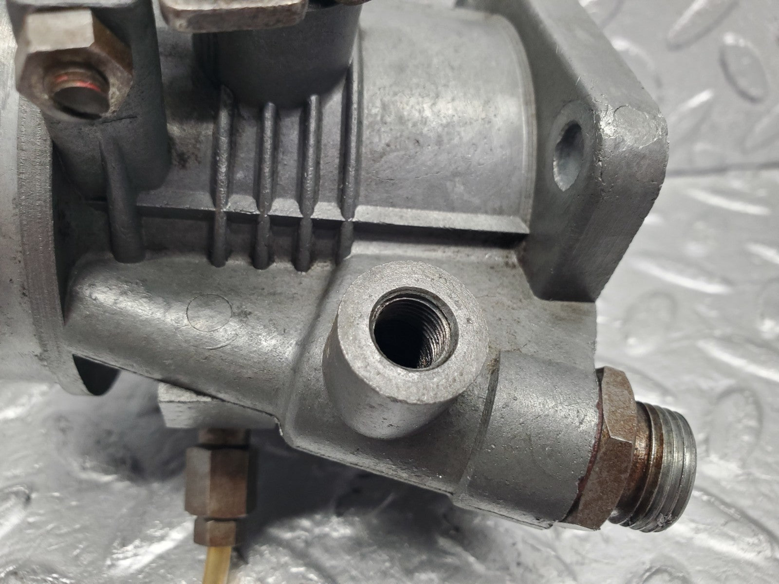 W112 throttle body valve used OEM
