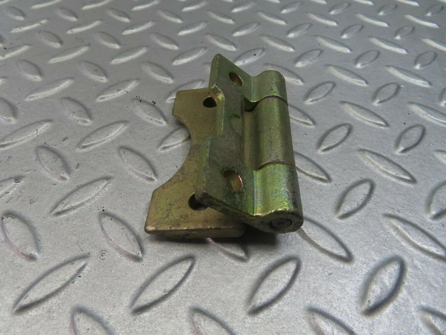 8261 Mercedes-Benz W123 Door Hinge 1237200037