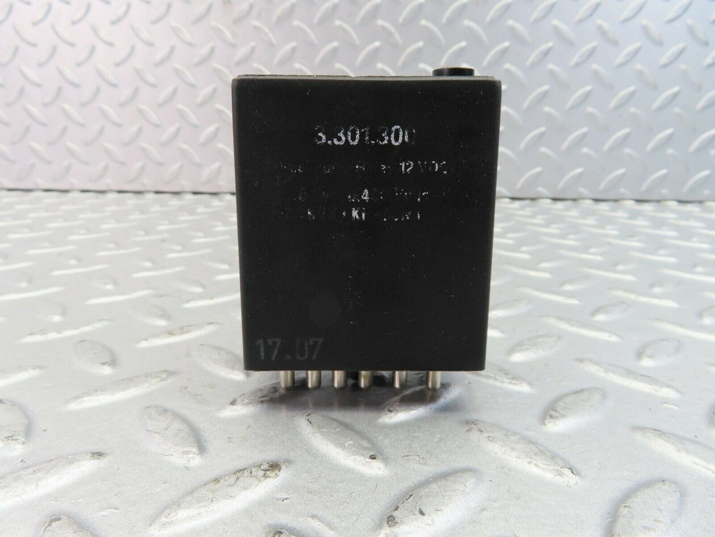 9385 Mercedes-Benz C124 300CE Coupe Fuel Pump Relay 3301300