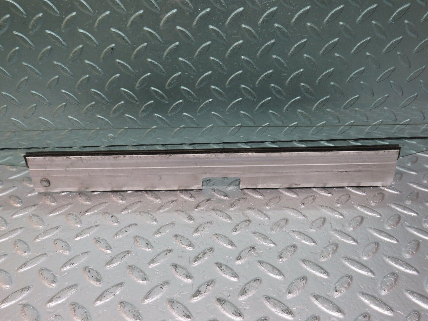 33830 Mercedes-Benz W201 190E 2.0L Front Left Door Window Glass
