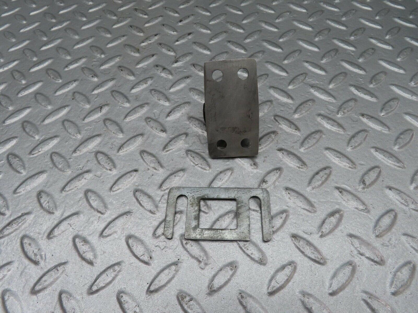 14298 Mercedes-Benz W116 350SE Door Lock Latch Left Side