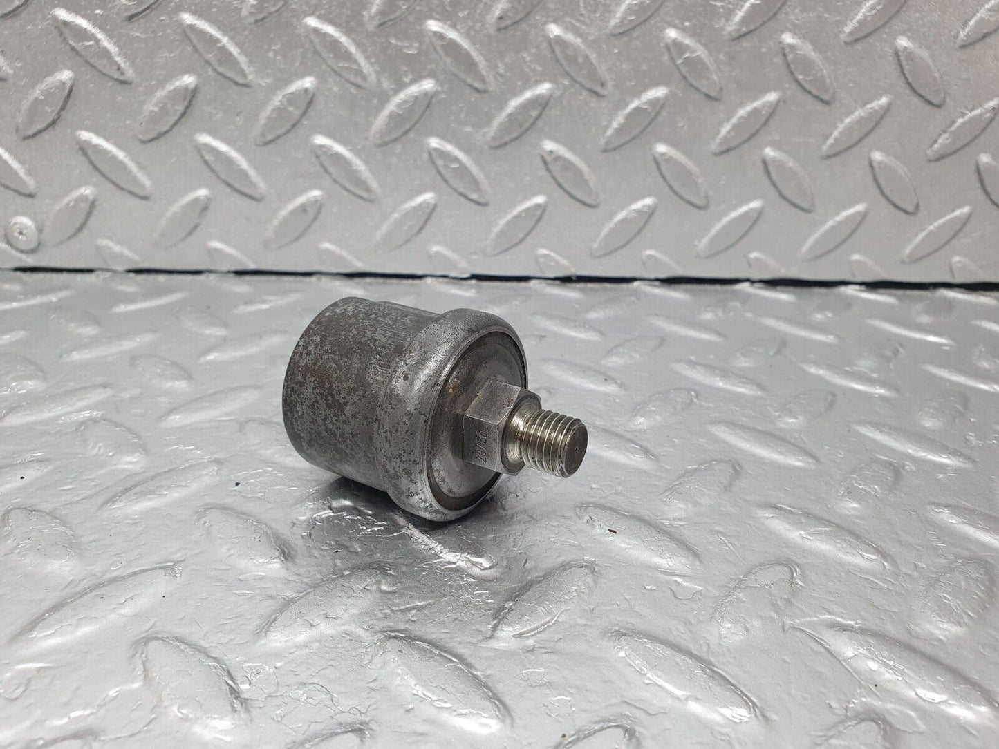 43536 Mercedes-Benz C126 380SEC Coupe Oil Pressure Sensor 0055421817
