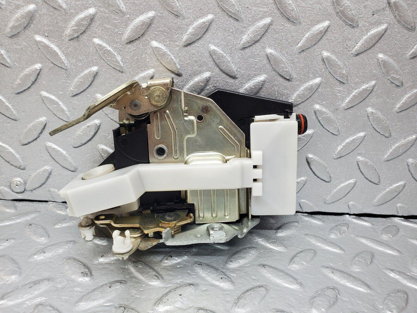 44993 Mercedes-Benz R129 300SL Coupe Left Door Lock Mechanism