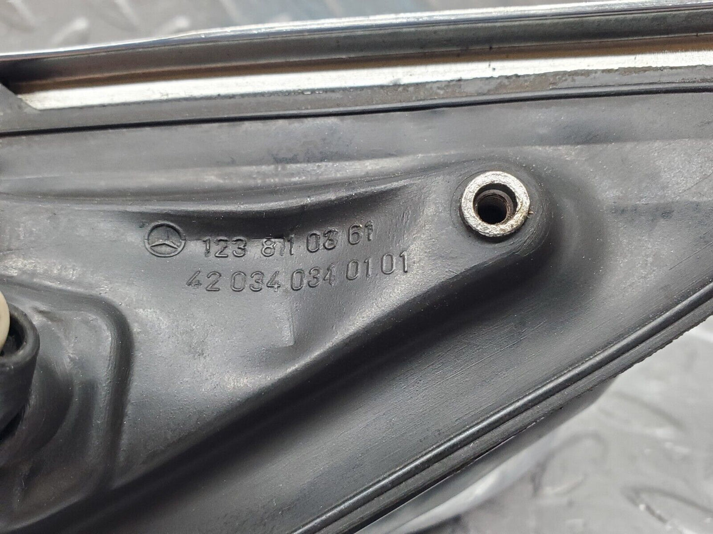 44527 Mercedes-Benz W123 280E Electric Wing Mirror Left 1238111141 1238110541 1238110361