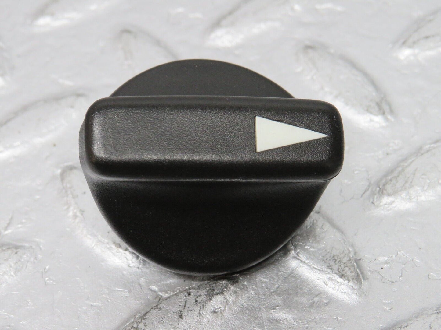 38845 Mercedes-Benz W201 190E 2.6L Heater Control Knob Set
