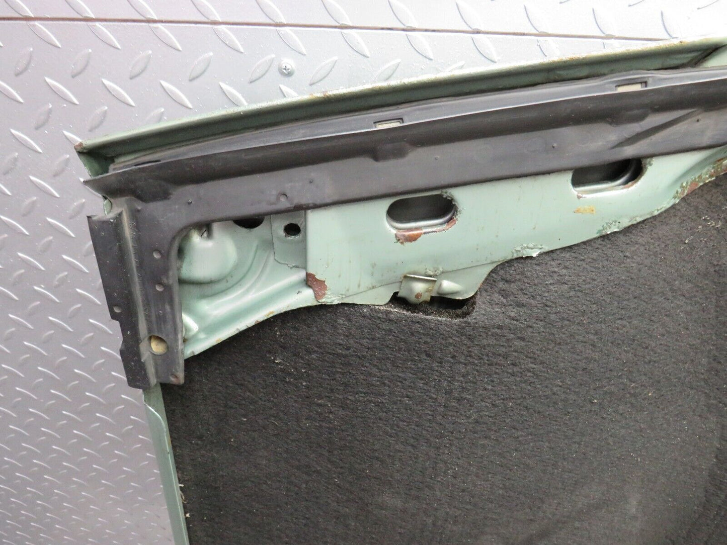 34255 Mercedes-Benz W124 260E Bonnet