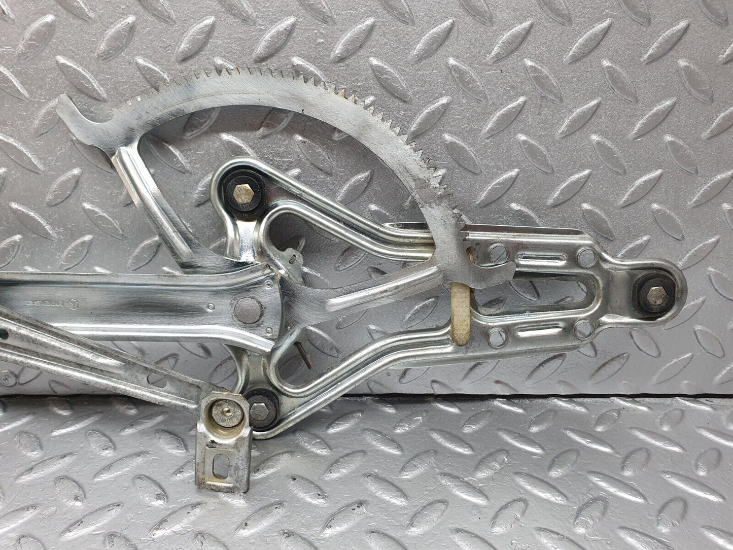 41401 Mercedes-Benz W124 200E Front Left Power Window Regulator