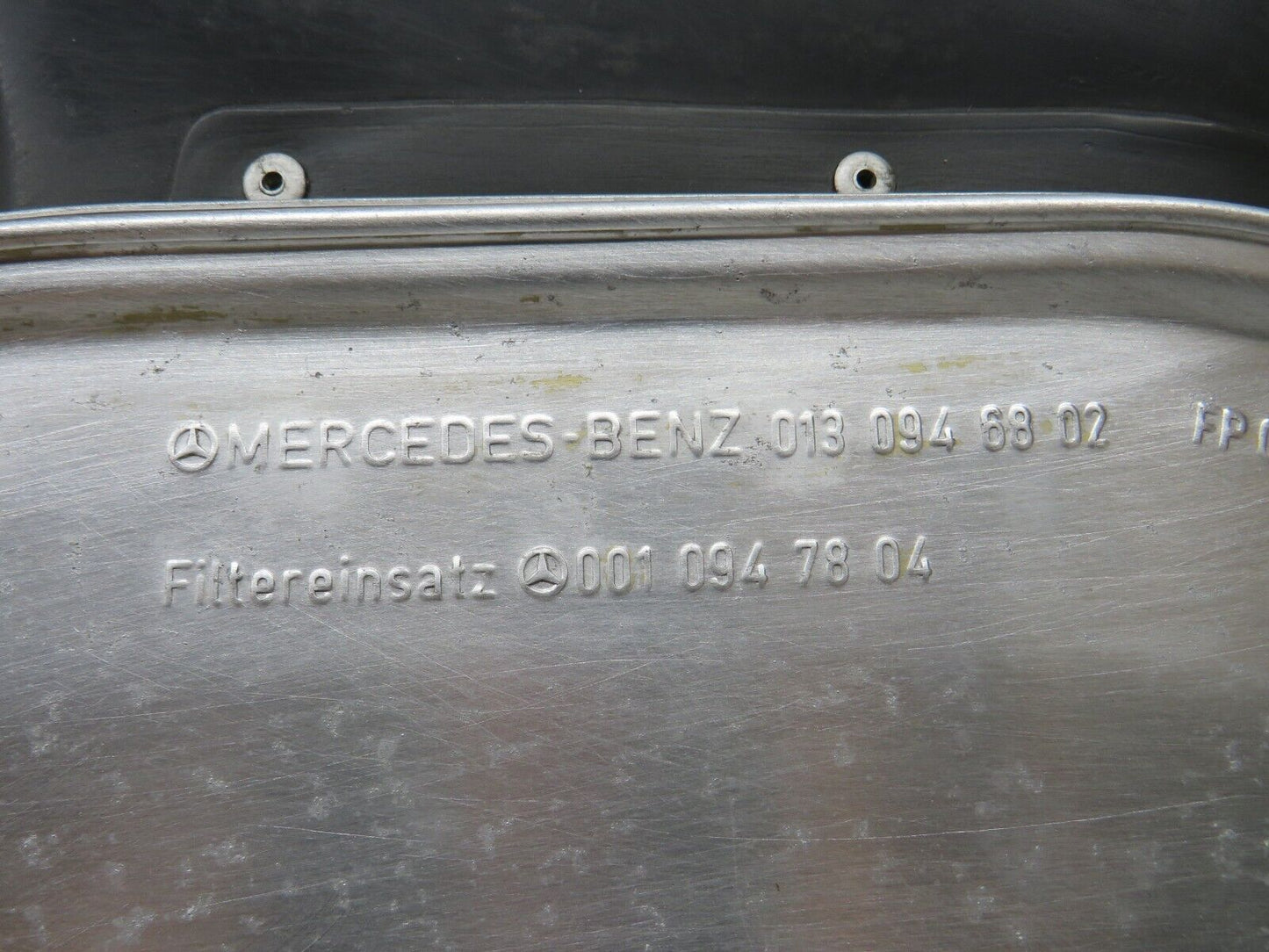 36239 Mercedes-Benz W126 420SE Aluminium Air Filter Box Housing 0130946802