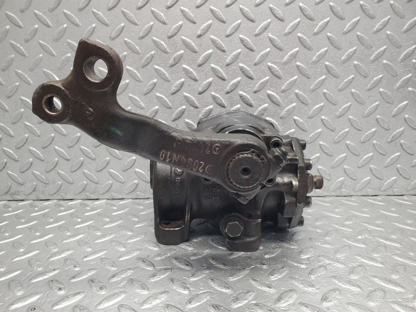 W124 Wagon steering box steering rack used OEM