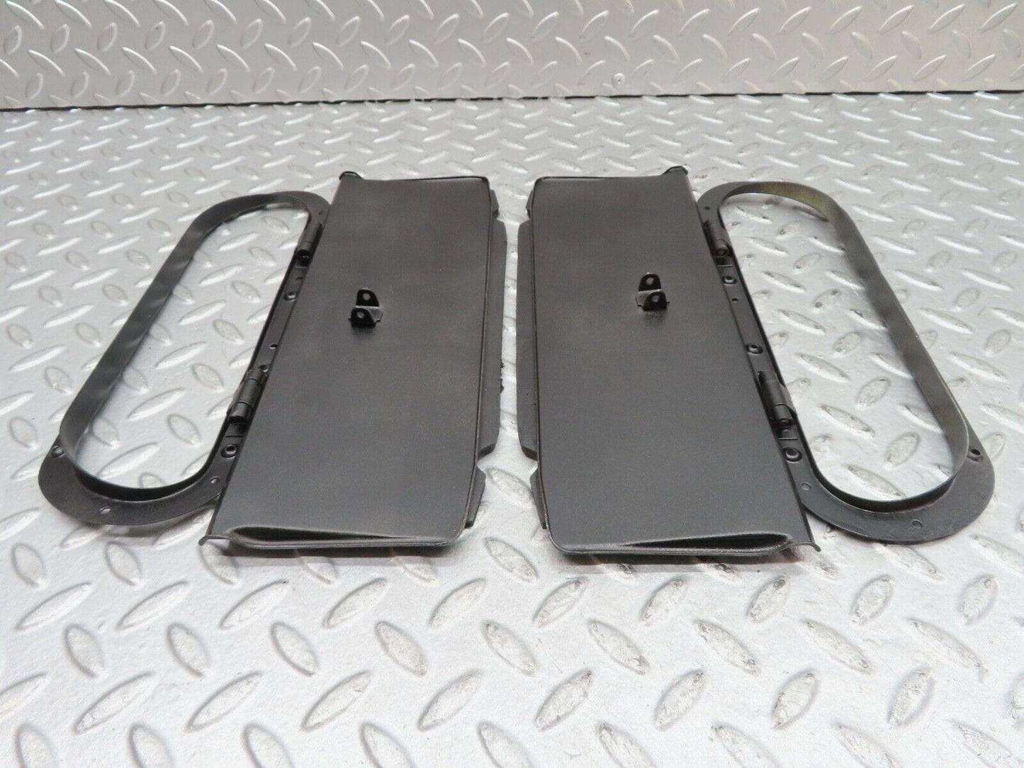 16806 Mercedes-Benz C107 380SLC Air Vent Door