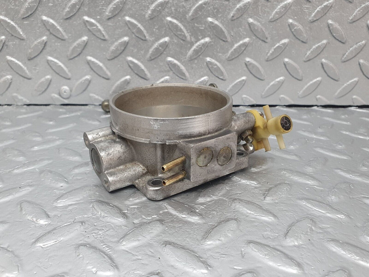 43580 Mercedes-Benz C126 380SEC Coupe Throttle Body Valve 0039970036