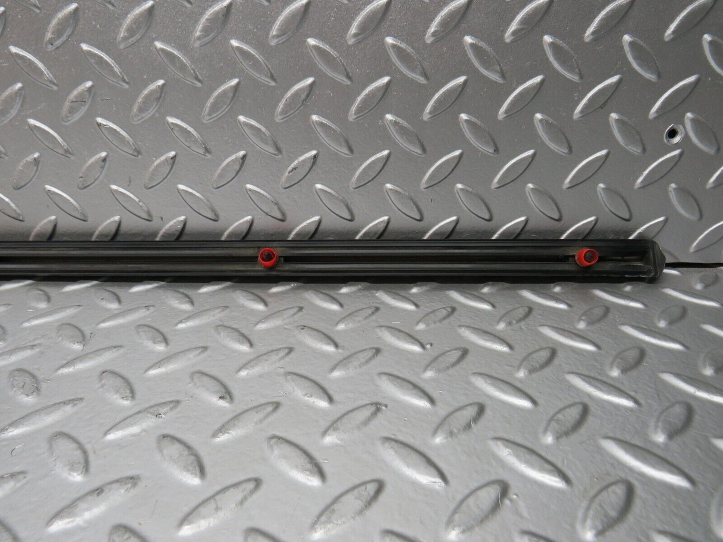 28619 Mercedes-Benz W123 280E Front Left Fender Wing Centre Moulding Trim