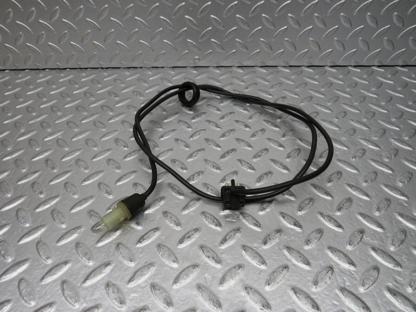 31518 Mercedes-Benz S124 220TE Front Wing Indicator Cable Wire 1249971881