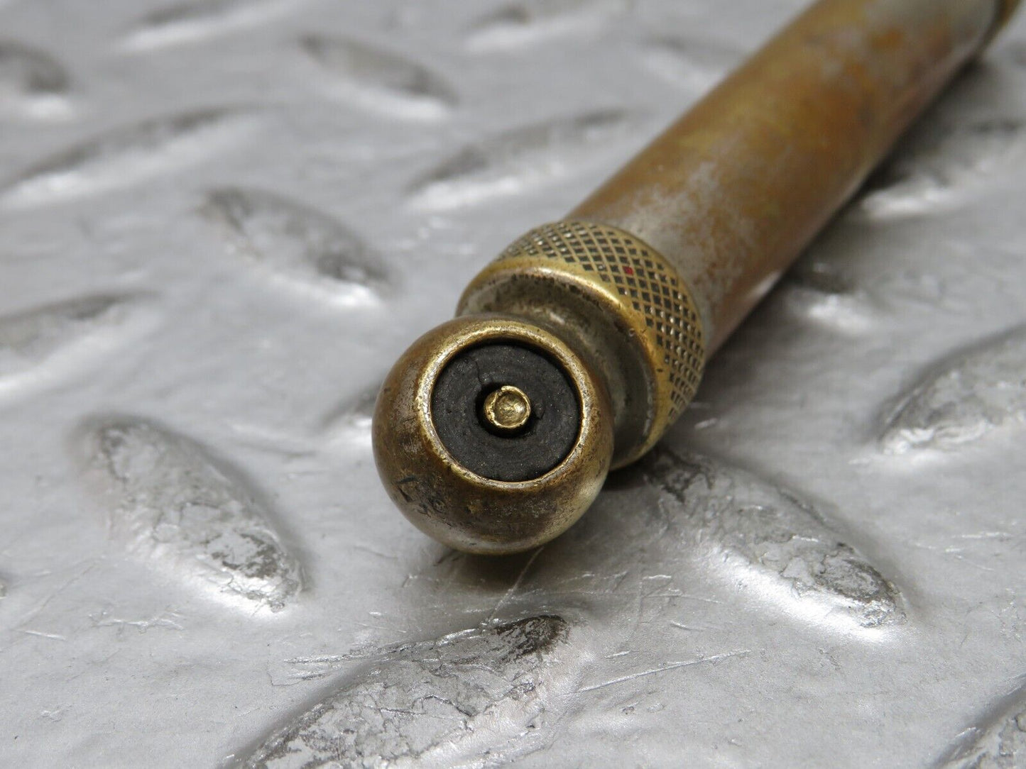 27021 Mercedes-Benz Tyre Pressure Gauge