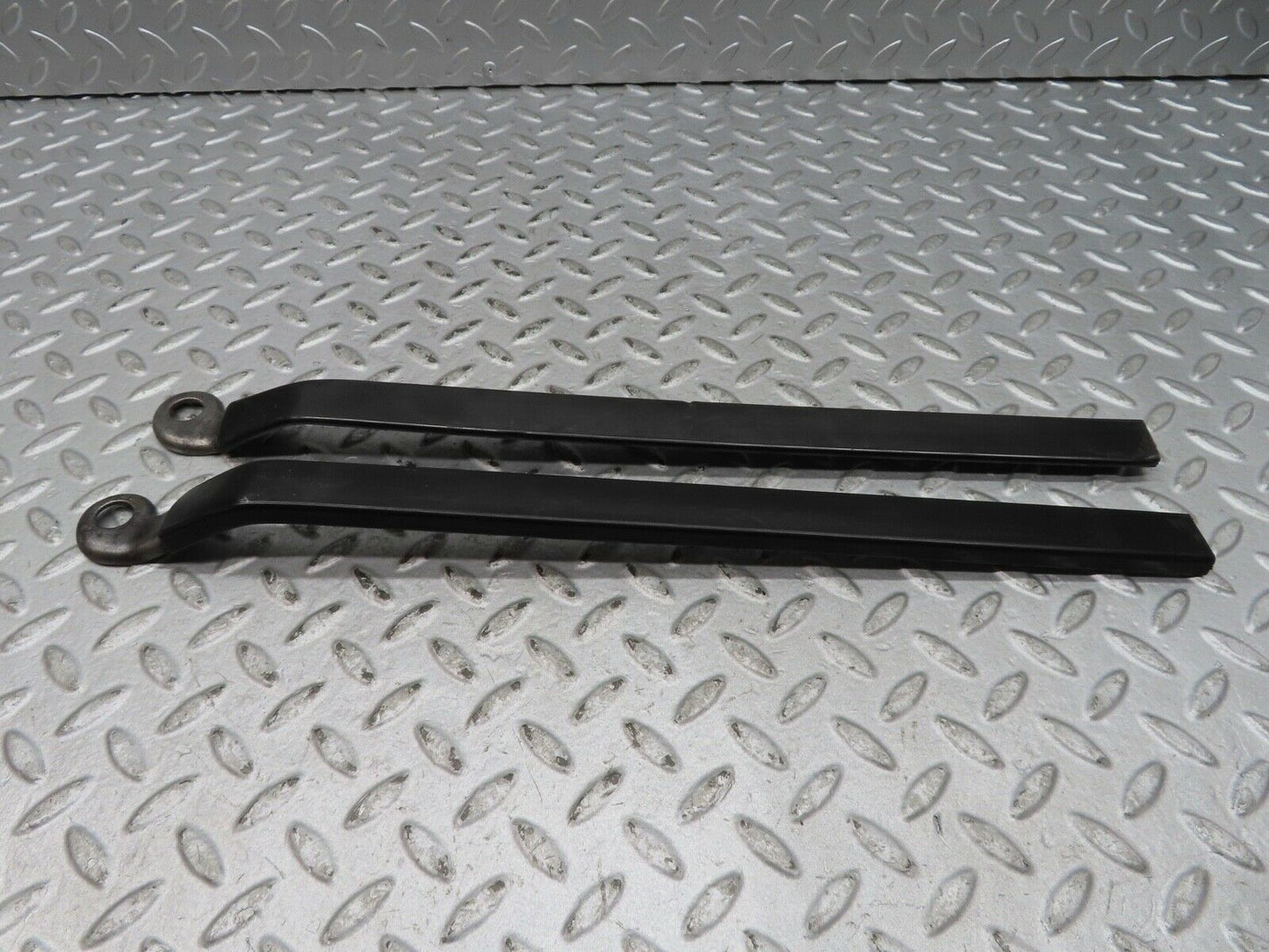17692 Mercedes-Benz W116 450SEL Seat Belt Runner