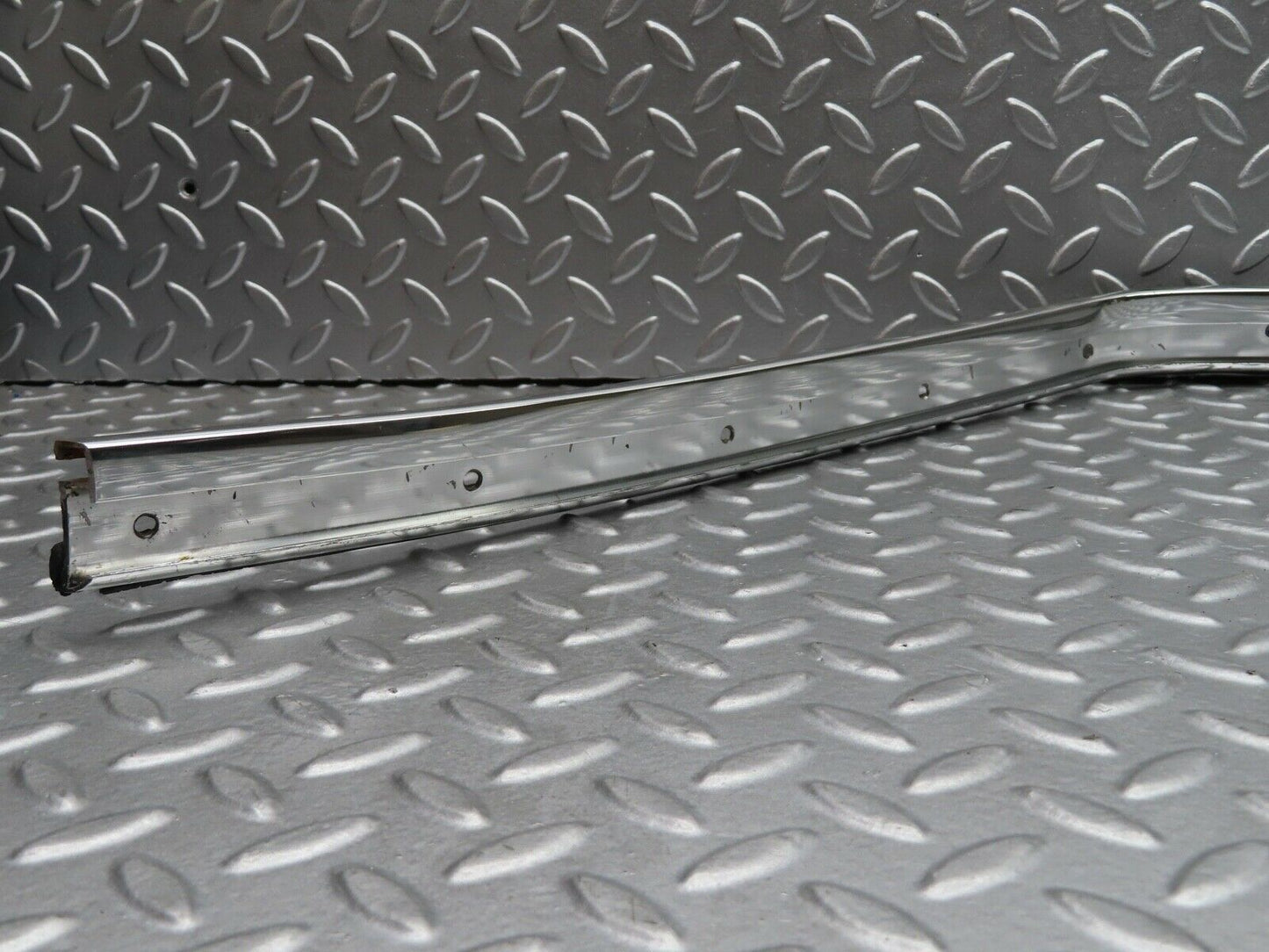 20955 Mercedes-Benz W114 250CE Coupe Roof Chrome Moulding Trim Left Side