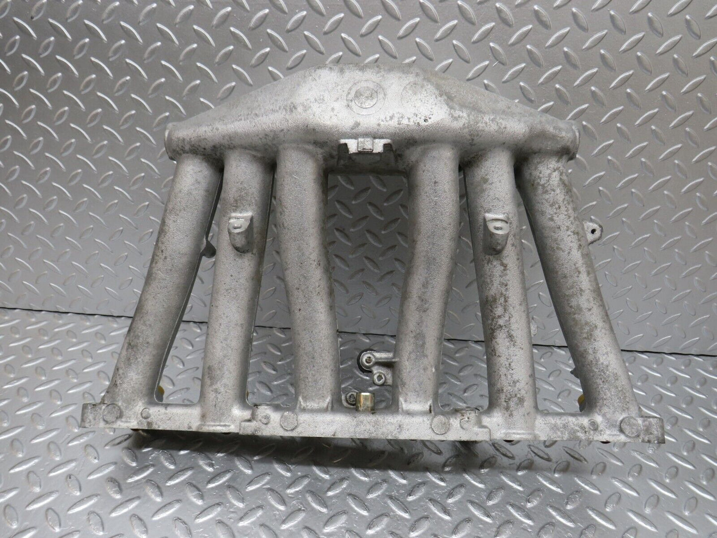 34207 Mercedes-Benz W124 260E Intake Manifold 1031411601