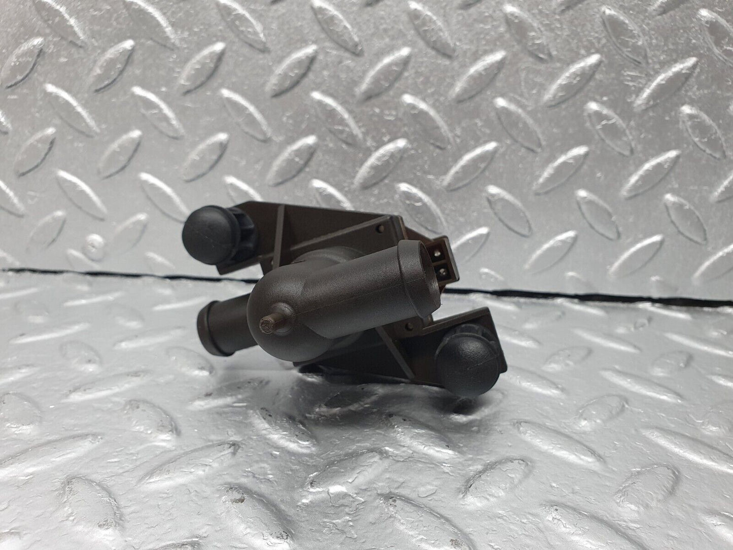 42234 Mercedes-Benz R129 320SL Coupe Heating Water Pump 0008307284 4950000001