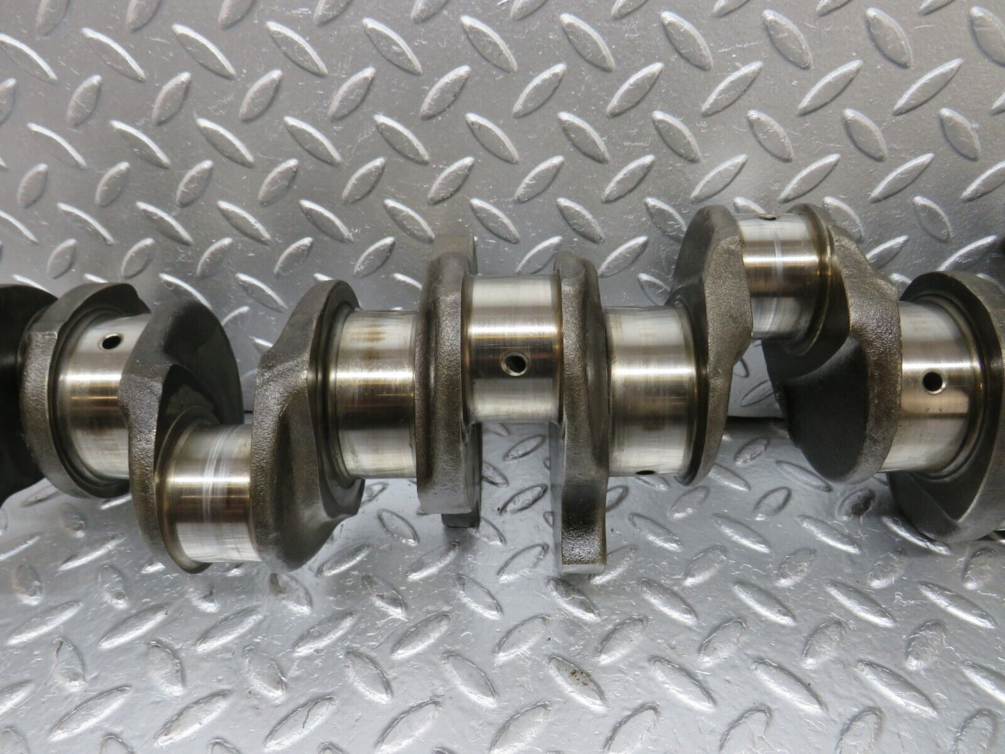 32929 Mercedes-Benz W123 300D Crankshaft OM617.912 6170310401