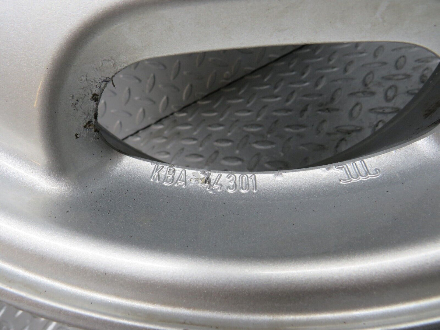38190 Mercedes-Benz A124 Alloy Wheel 7Jx15H2 ET37 KBA44301