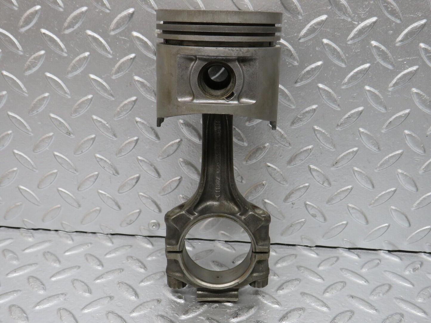32777 Mercedes-Benz C107 R107 350 V8 Piston With Connecting Rod 92mm 11607