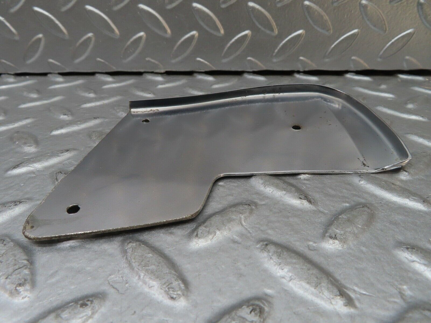 20846 Mercedes-Benz W114 250CE Coupe Left Door Chrome Cover