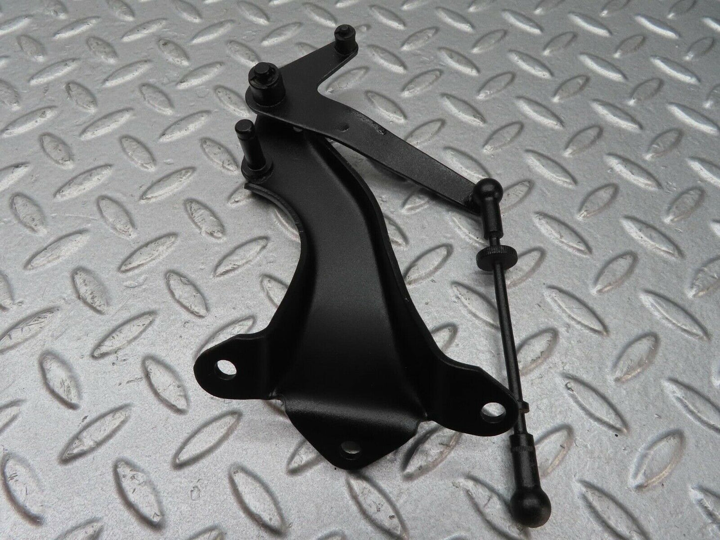 13160 Mercedes-Benz W111 220S Throttle Linkage