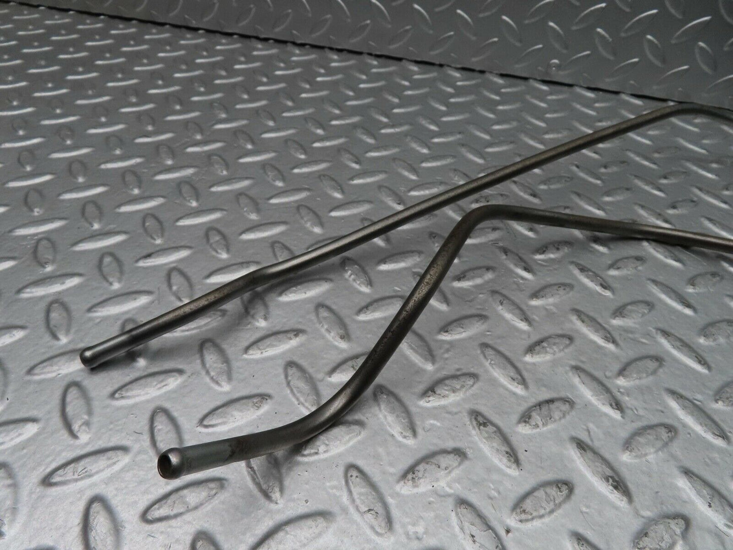 20950 Mercedes-Benz W114 250CE Coupe Fuel Line Hose