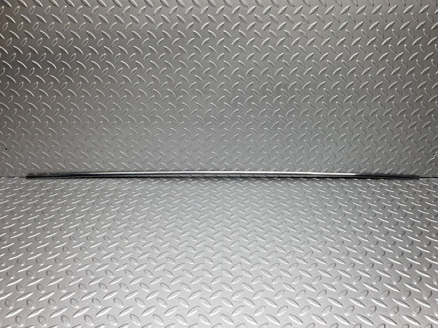 41299 Mercedes-Benz S124 E220 Wagon Tailgate Handle Chrome Moulding Trim