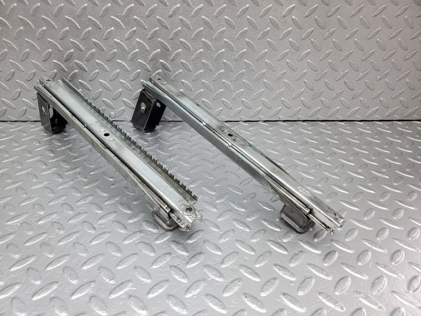 44531 Mercedes-Benz W123 280E Front Left Seat Rail Pair