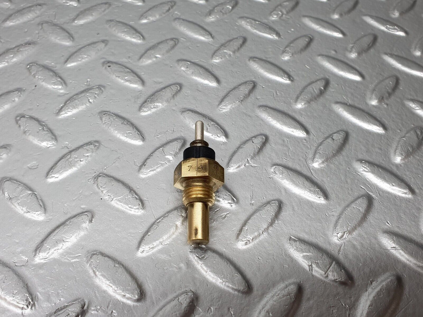 42382 Mercedes-Benz R129 320SL Coupe Coolant Temperature Sensor VDO 0085421017