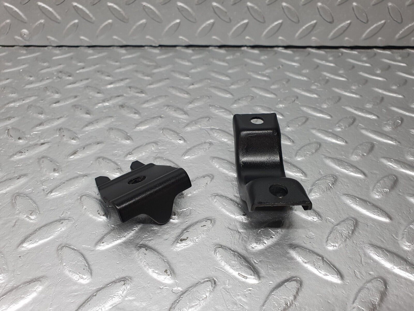41594 Mercedes-Benz W124 200E Anti Roll Bar Holder Bracket Front Left