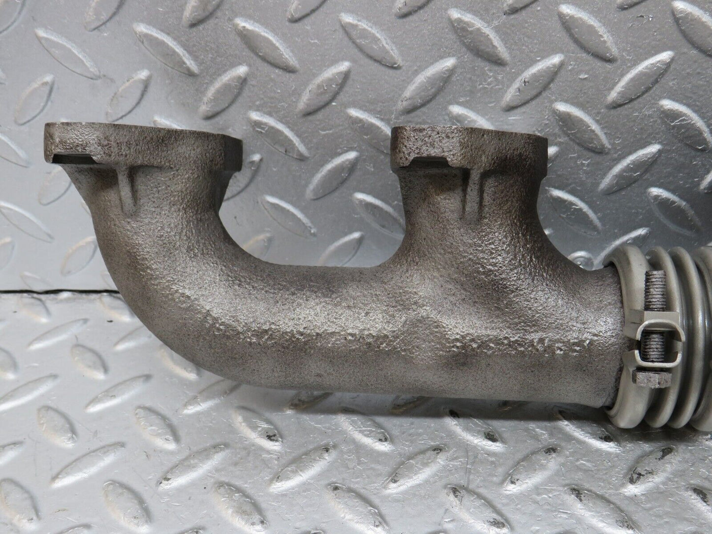 36332 Mercedes-Benz W126 420SE Exhaust Manifold Right 1161422402 1161420602
