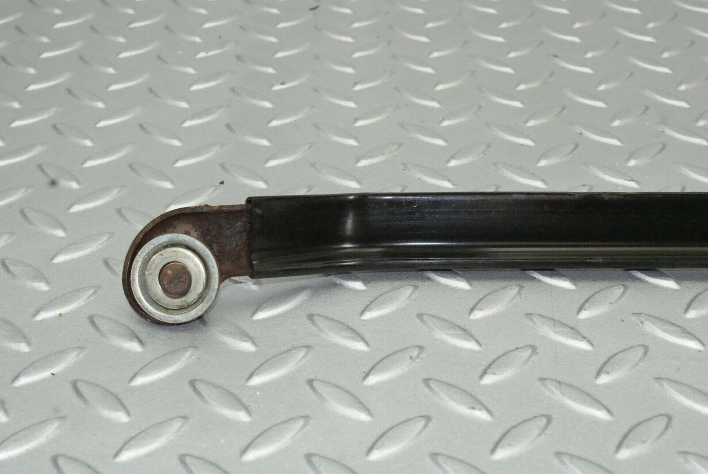 2528 Mercedes-Benz W116 350SE Seat Belt Runner Right