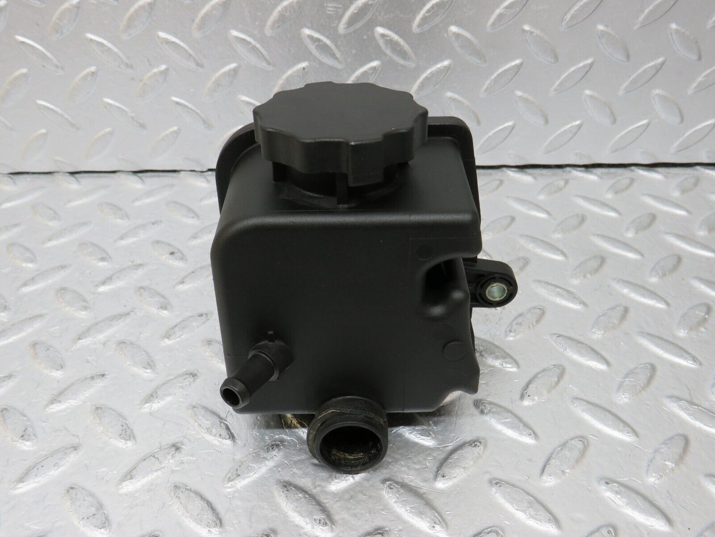 34898 Mercedes-Benz W210 320E Power Steering Fluid Reservoir Tank 0004600183