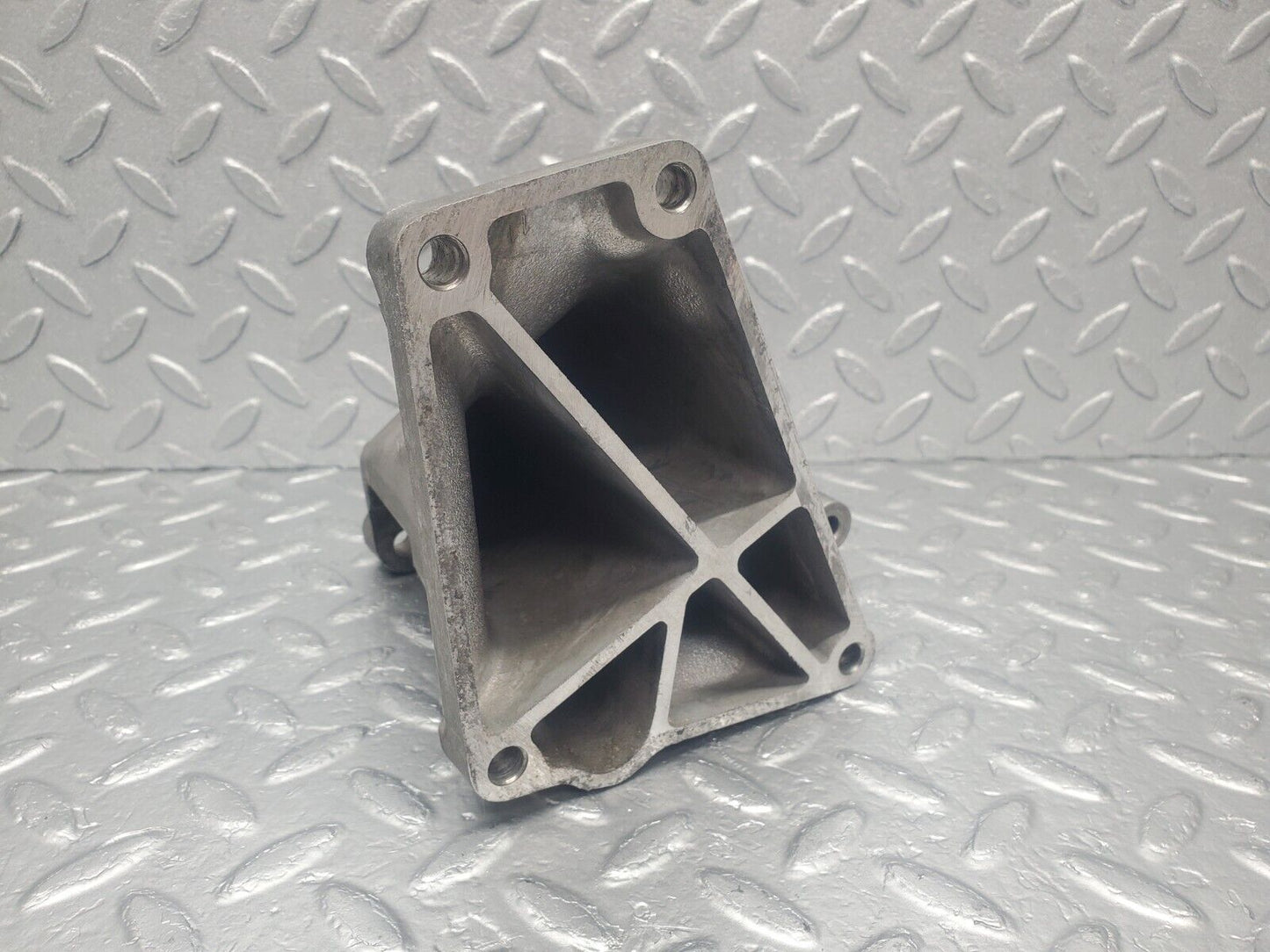 46036 Mercedes-Benz W126 420SE Alternator Generator Bracket 1171550735