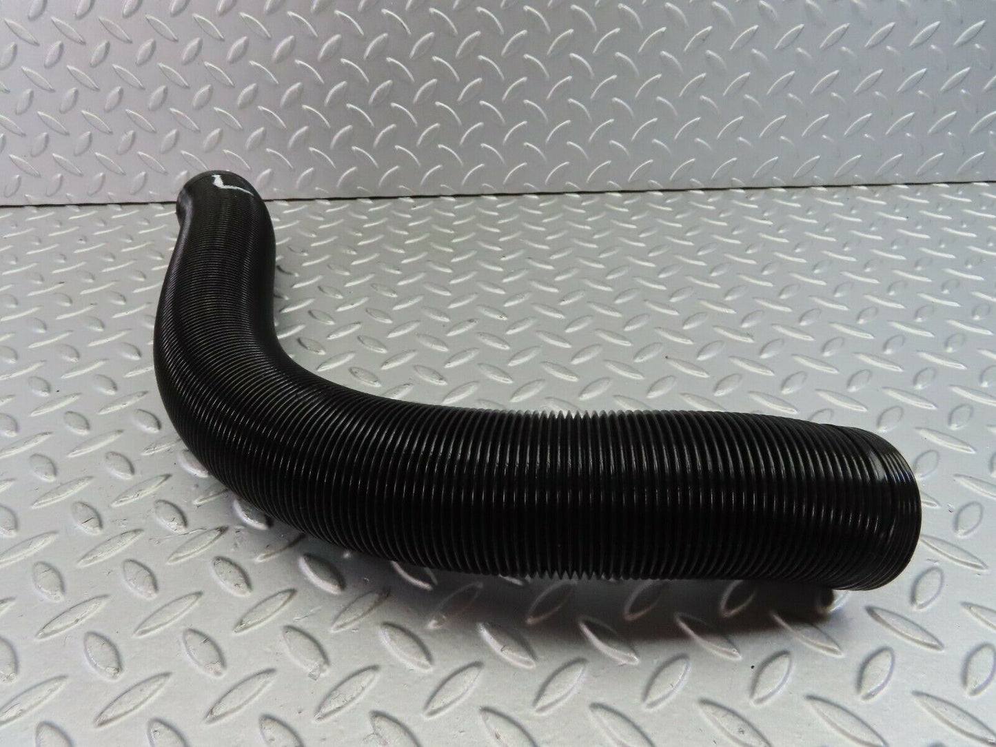 7641 Mercedes-Benz S123 230TE Wagon Heater Pipe Air Pipe Left