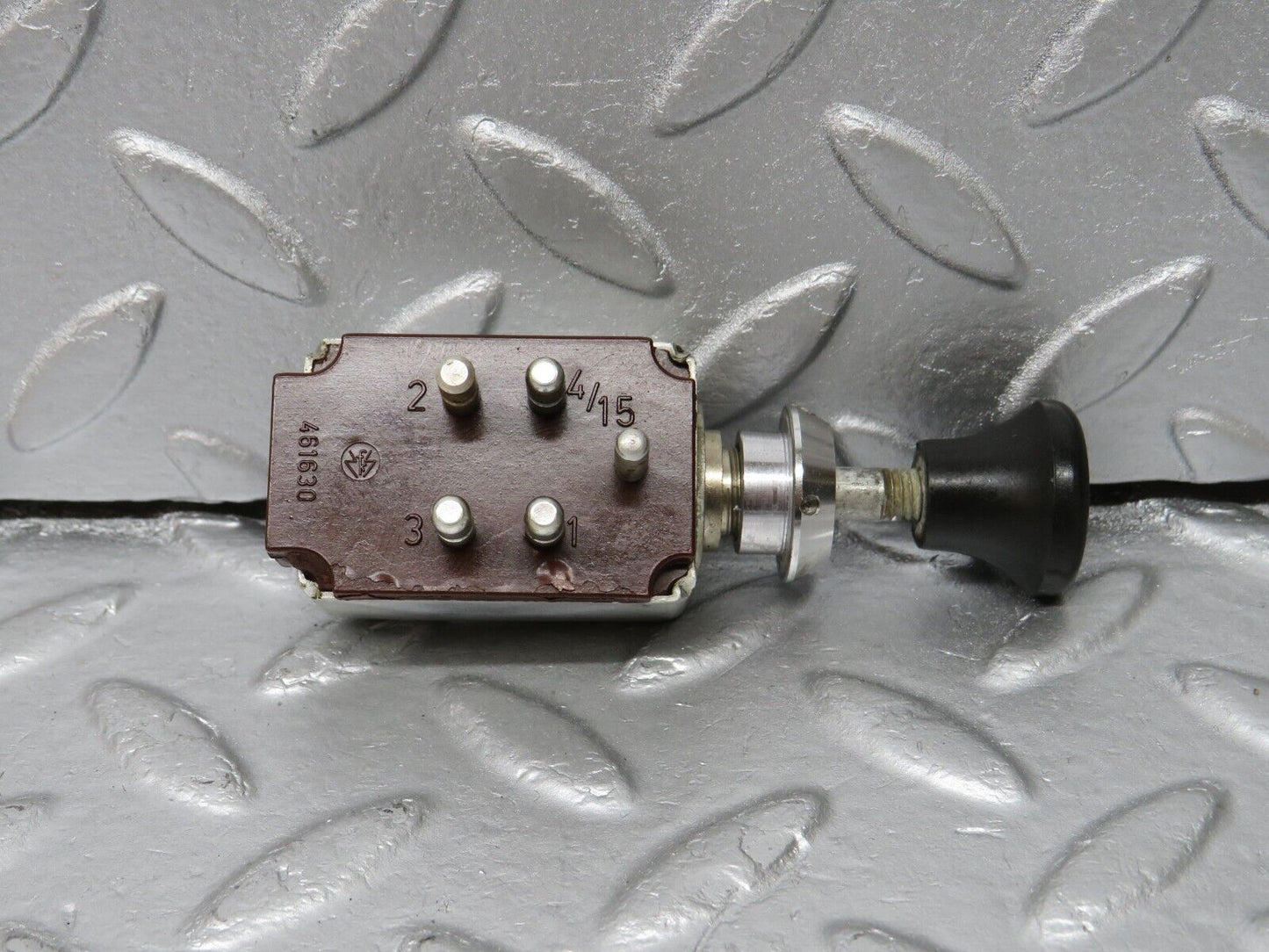 40319 Mercedes-Benz W110 230 Windscreen Wiper Pull Switch 461630