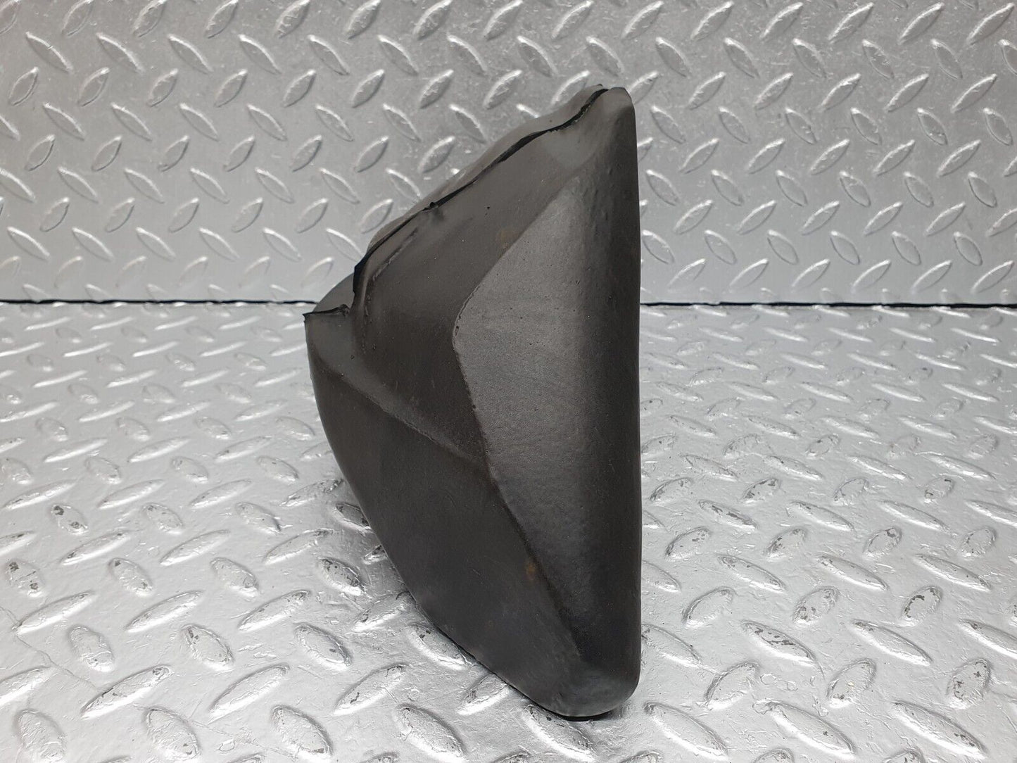 40960 Mercedes-Benz W126 300SE Central Locking Vacuum Pump Housing 1268050490