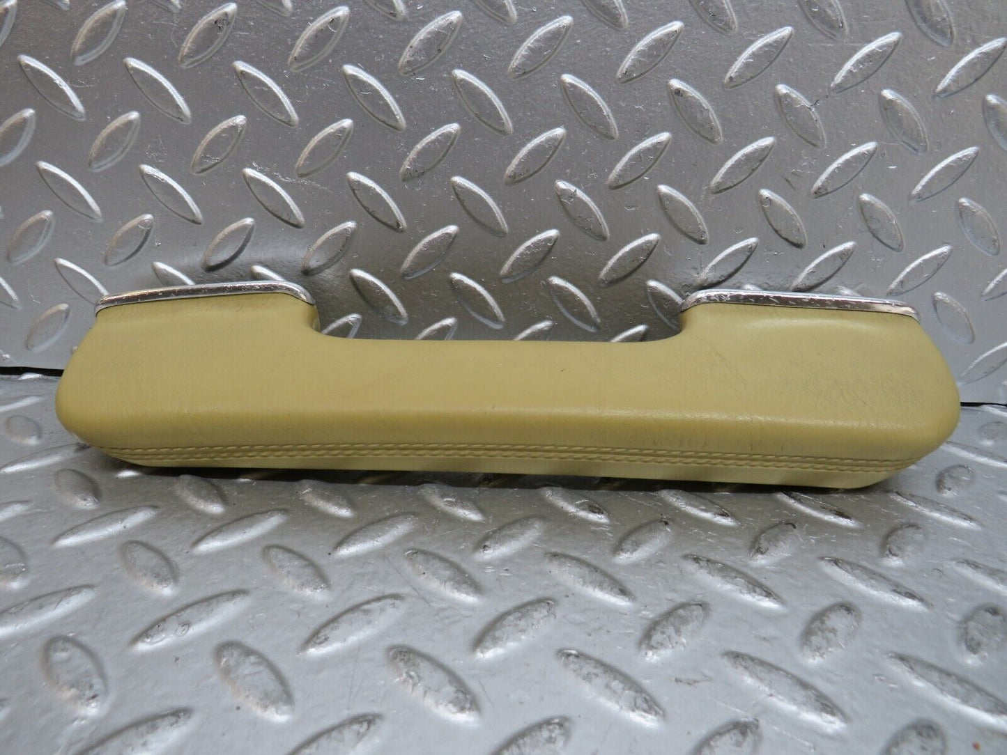 29654 Mercedes-Benz W123 230E Front Right Interior Door Handle 1239702001