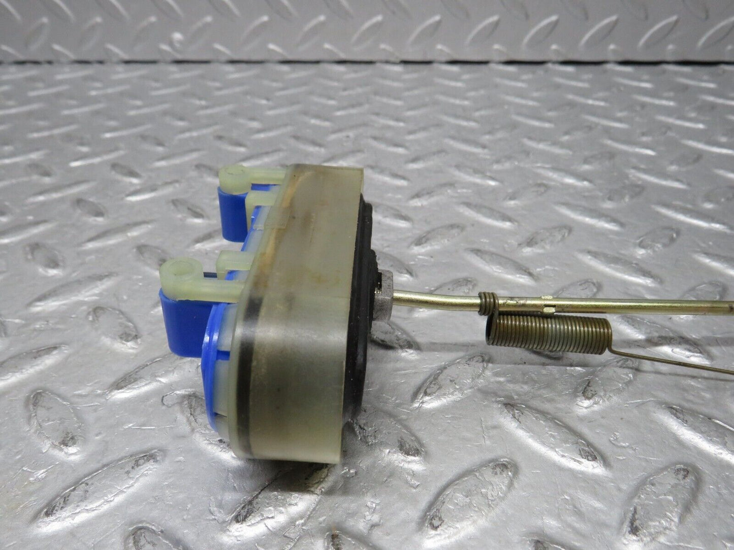 37089 Mercedes-Benz C126 420SEC Coupe Front Seat Folding Vacuum Actuator