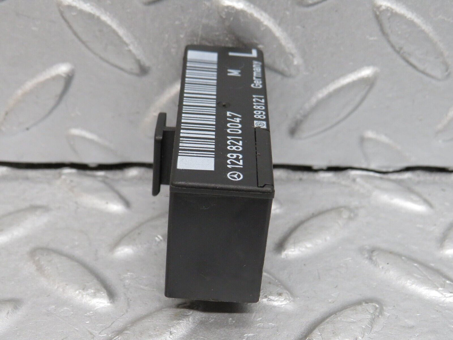 39652 Mercedes-Benz R129 320SL Coupe Seat Locking Relay 1298210047
